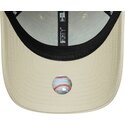 shapka-izvita-bezhov-reguliruem-9forty-league-essential-na-new-york-yankees-mlb-ot-new-era