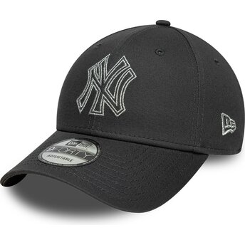 Шапка извита сив регулируем 9FORTY Metallic Outline на New York Yankees MLB от New Era