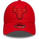 shapka-izvita-chervena-reguliruem-9forty-outline-na-chicago-bulls-nba-ot-new-era