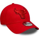 shapka-izvita-chervena-reguliruem-9forty-outline-na-chicago-bulls-nba-ot-new-era