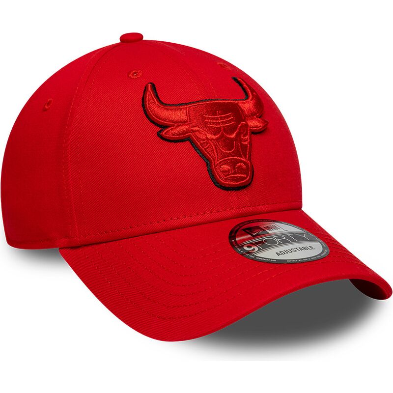 shapka-izvita-chervena-reguliruem-9forty-outline-na-chicago-bulls-nba-ot-new-era