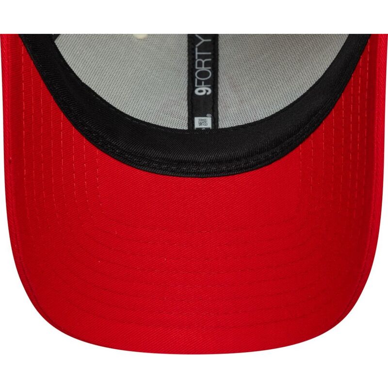 shapka-izvita-chervena-reguliruem-9forty-contrast-visor-vespa-piaggio-ot-new-era shapka-izvita-chervena-reguliruem-9forty-contrast-visor-vespa-piaggio-ot-new-era