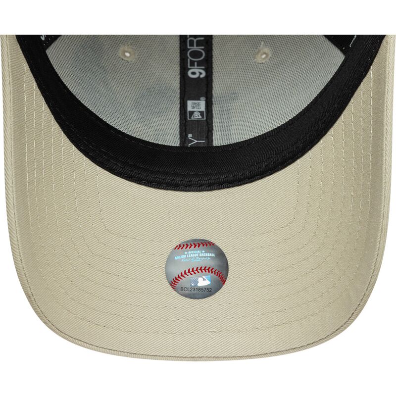 shapka-izvita-bezhov-reguliruem-9forty-outdoor-icon-na-los-angeles-dodgers-mlb-ot-new-era