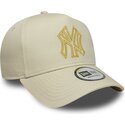 shapka-izvita-bezhov-snapbek-dorado-e-frame-metallic-outline-na-new-york-yankees-mlb-ot-new-era