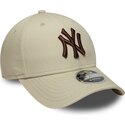 shapka-izvita-bezhov-snapbek-9forty-m-crown-na-new-york-yankees-mlb-ot-new-era