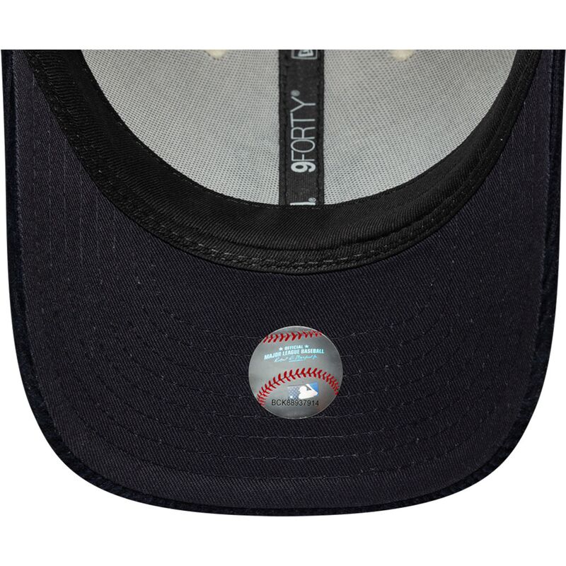shapka-izvita-bezhov-reguliruem-9forty-m-crown-cord-na-new-york-yankees-mlb-ot-new-era