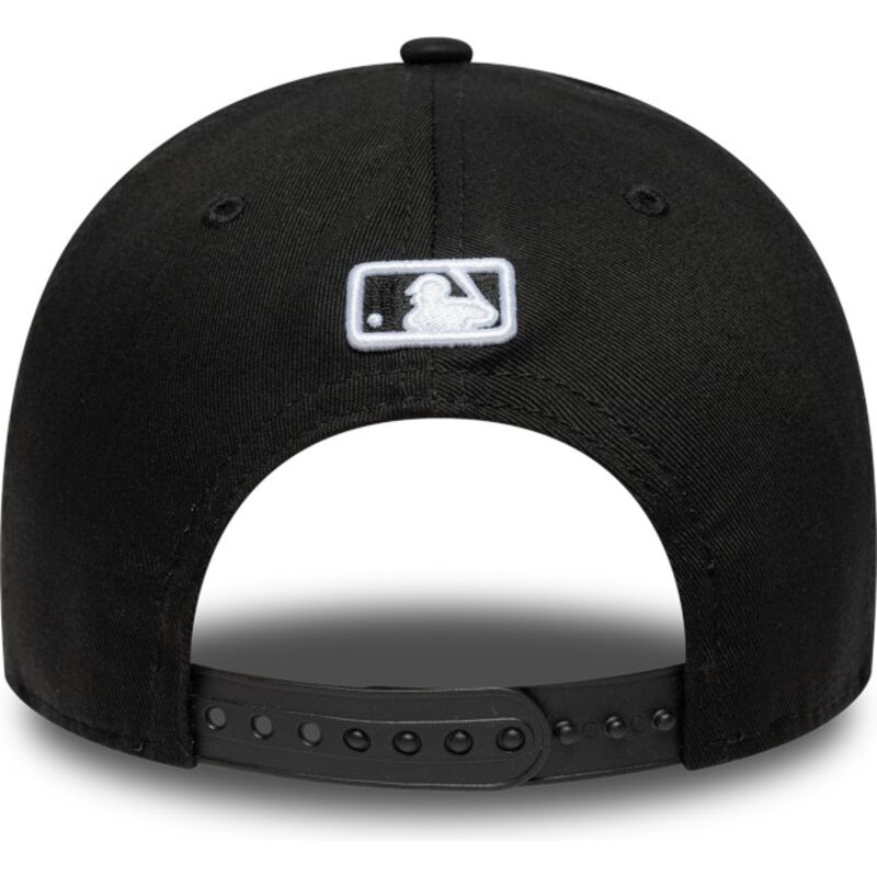 shapka-izvita-cherna-snapbek-9forty-m-crown-na-new-york-yankees-mlb-ot-new-era