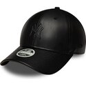 shapka-izvita-cherna-snapbek-9forty-m-crown-pu-diamante-na-new-york-yankees-mlb-ot-new-era