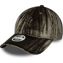 shapka-izvita-zelena-reguliruem-9twenty-velour-na-new-york-yankees-mlb-ot-new-era