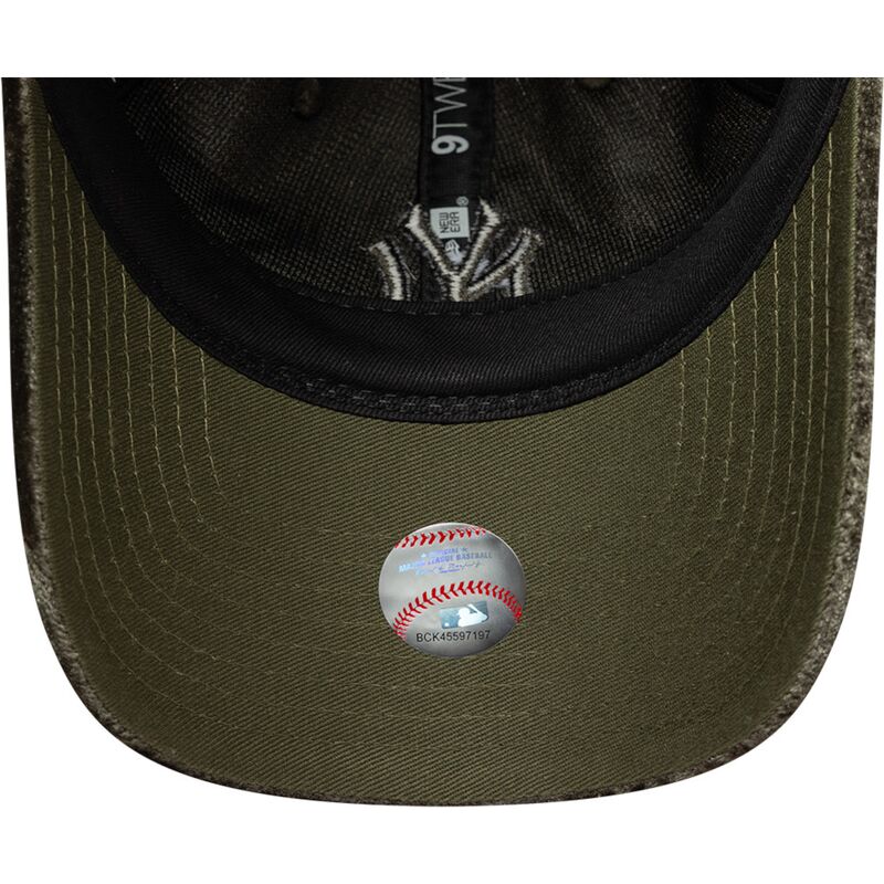 shapka-izvita-zelena-reguliruem-9twenty-velour-na-new-york-yankees-mlb-ot-new-era