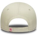 shapka-izvita-bezhov-reguliruem-za-deca-rosa-9forty-dino-icon-na-new-york-yankees-mlb-ot-new-era