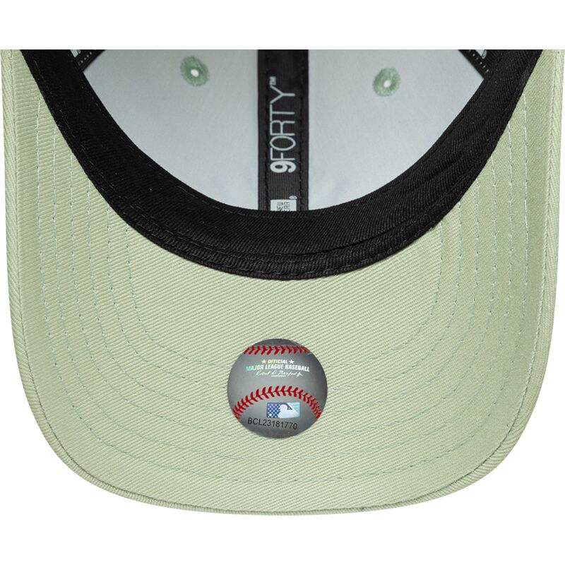 shapka-izvita-zelena-reguliruem-za-deca-9forty-dino-icon-na-new-york-yankees-mlb-ot-new-era