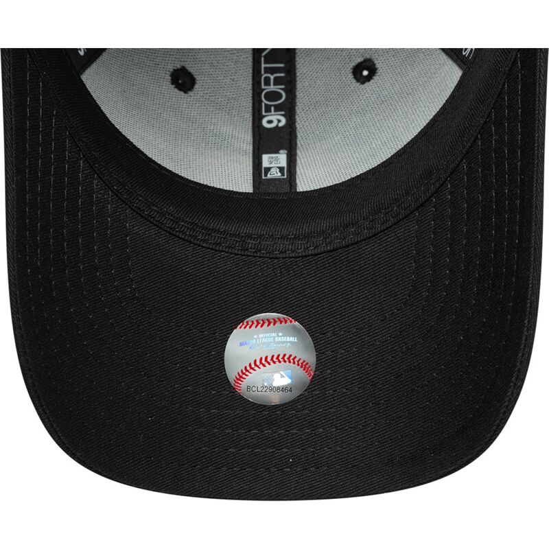 shapka-izvita-cherna-reguliruem-za-deca-9forty-fruit-icon-apple-na-new-york-yankees-mlb-ot-new-era
