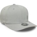 shapka-izvita-siv-snapbek-9seventy-stretch-snap-mesh-flawless-na-new-york-yankees-mlb-ot-new-era
