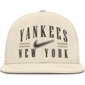 shapka-ploska-bezhov-prilepnala-dri-fit-true-structured-aero-bill-na-new-york-yankees-mlb-ot-nike