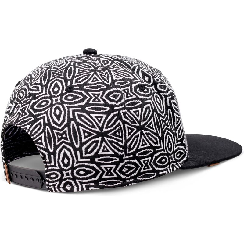 shapka-ploska-cherna-snapbek-gothic-freestyle-ot-djinns