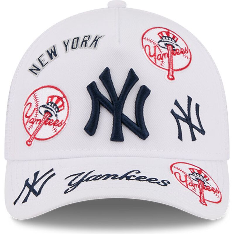 shapka-izvita-traker-byala-snapbek-9forty-m-crown-a-frame-all-over-na-new-york-yankees-mlb-ot-new-era