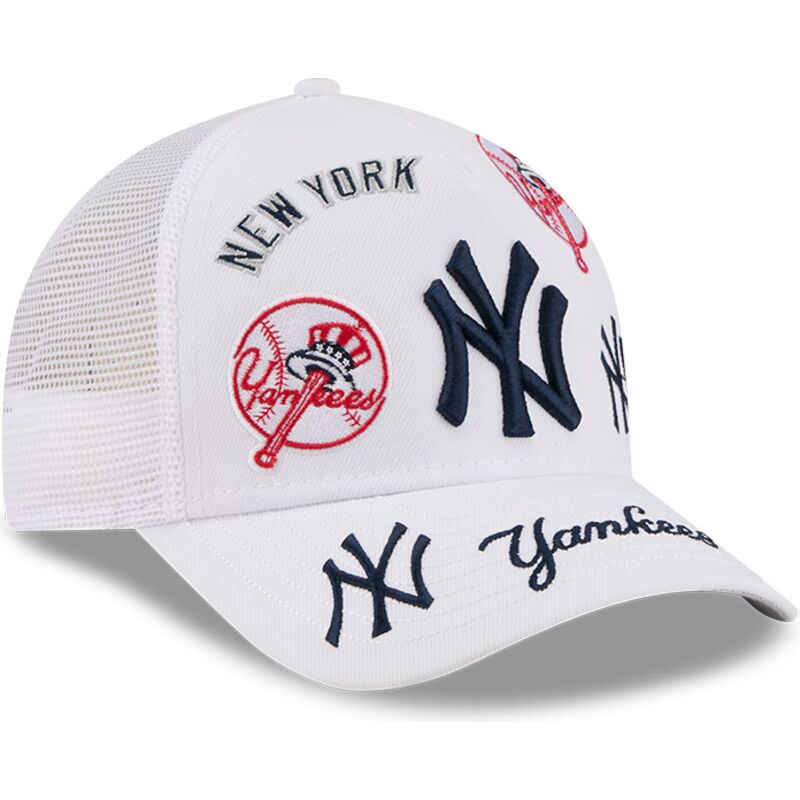shapka-izvita-traker-byala-snapbek-9forty-m-crown-a-frame-all-over-na-new-york-yankees-mlb-ot-new-era
