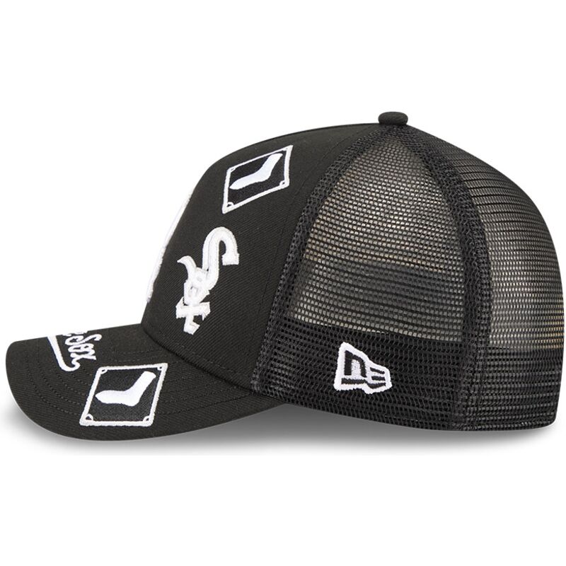 shapka-izvita-traker-cherna-snapbek-9forty-m-crown-a-frame-all-over-na-chicago-white-sox-mlb-ot-new-era