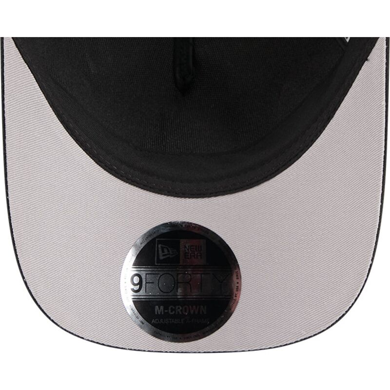 shapka-izvita-traker-cherna-snapbek-9forty-m-crown-a-frame-all-over-na-chicago-white-sox-mlb-ot-new-era