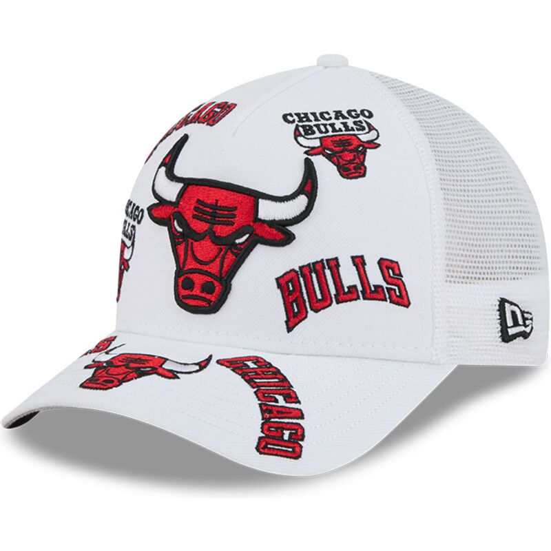 shapka-izvita-traker-byala-snapbek-9forty-m-crown-a-frame-all-over-na-chicago-bulls-nba-ot-new-era