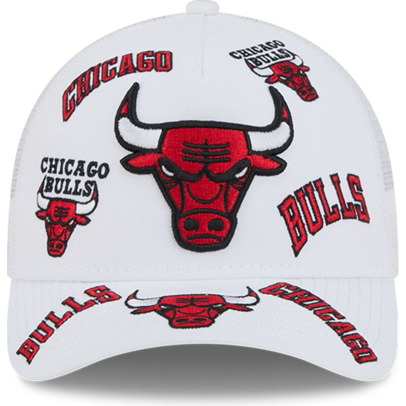 shapka-izvita-traker-byala-snapbek-9forty-m-crown-a-frame-all-over-na-chicago-bulls-nba-ot-new-era