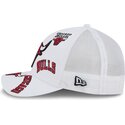 shapka-izvita-traker-byala-snapbek-9forty-m-crown-a-frame-all-over-na-chicago-bulls-nba-ot-new-era