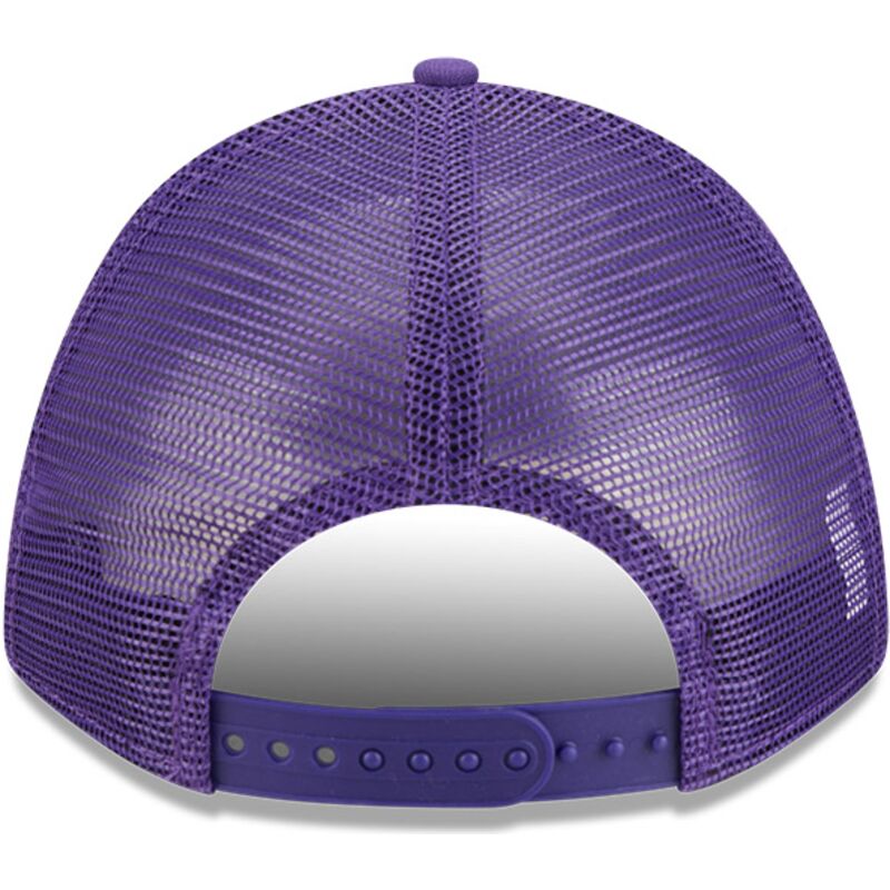 shapka-izvita-traker-violetka-snapbek-9forty-m-crown-a-frame-all-over-na-los-angeles-lakers-nba-ot-new-era