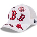 shapka-izvita-traker-byala-snapbek-9forty-m-crown-a-frame-all-over-na-boston-red-sox-mlb-ot-new-era