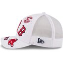shapka-izvita-traker-byala-snapbek-9forty-m-crown-a-frame-all-over-na-boston-red-sox-mlb-ot-new-era