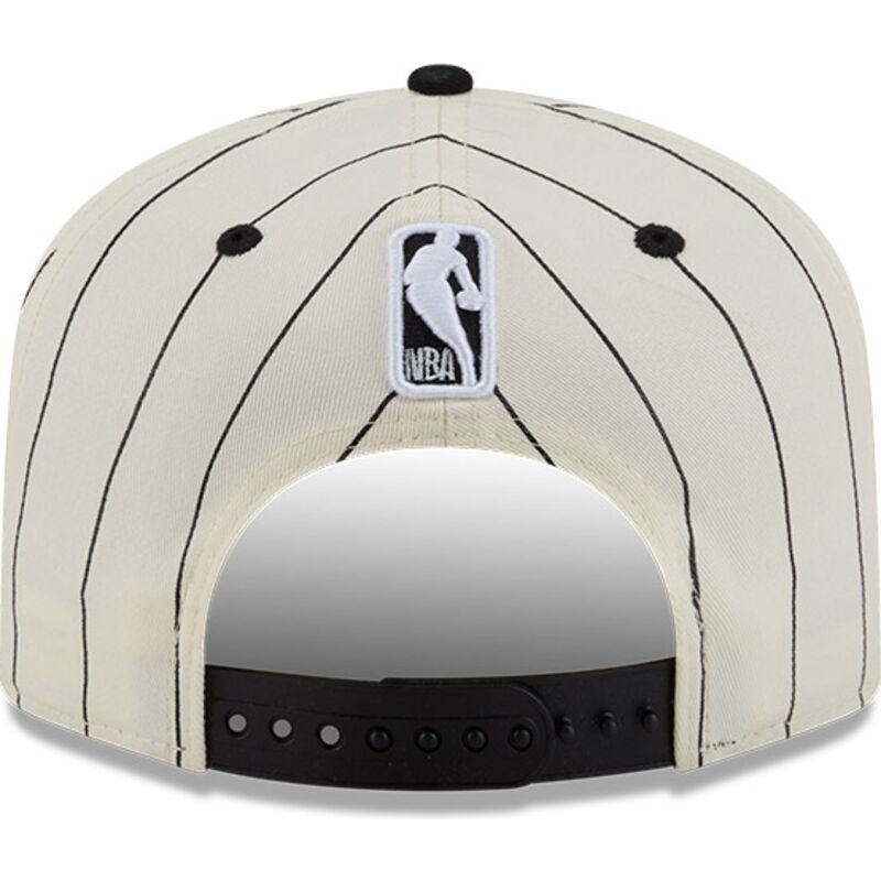 shapka-izvita-bezhov-snapbek-19twenty-pinstripe-na-chicago-bulls-nba-ot-new-era