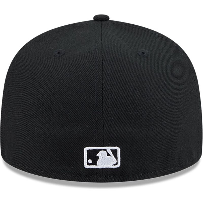 shapka-ploska-cherna-prilepnala-59fifty-rhinestone-badge-na-new-york-yankees-mlb-ot-new-era