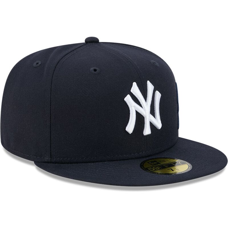 shapka-ploska-tmnosin-prilepnala-59fifty-side-script-na-new-york-yankees-mlb-ot-new-era