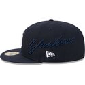 shapka-ploska-tmnosin-prilepnala-59fifty-side-script-na-new-york-yankees-mlb-ot-new-era