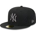 shapka-ploska-cherna-prilepnala-59fifty-side-script-na-new-york-yankees-mlb-ot-new-era