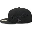 shapka-ploska-cherna-prilepnala-59fifty-side-script-na-new-york-yankees-mlb-ot-new-era