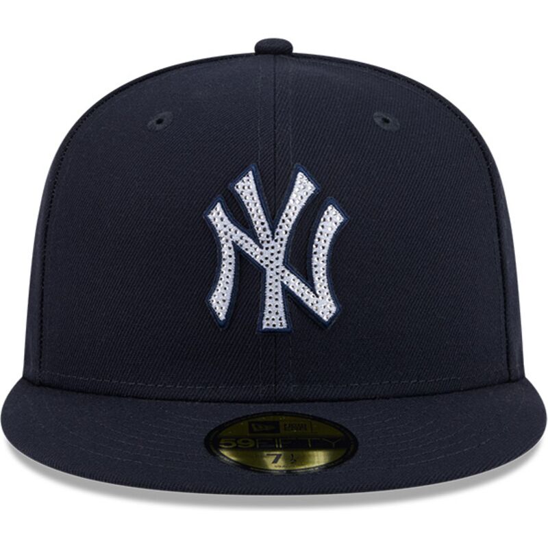 shapka-ploska-tmnosin-prilepnala-59fifty-rhinestone-badge-na-new-york-yankees-mlb-ot-new-era