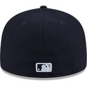 shapka-ploska-tmnosin-prilepnala-59fifty-rhinestone-badge-na-new-york-yankees-mlb-ot-new-era