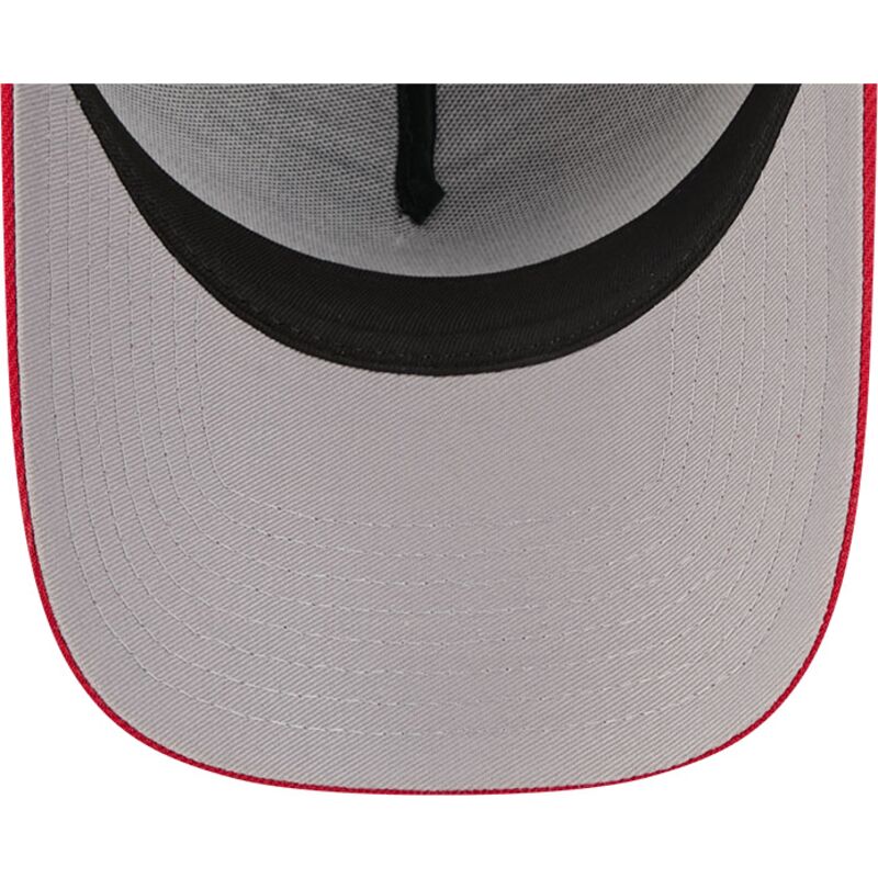 shapka-izvita-tmnosin-snapbek-9forty-a-frame-na-lifestyle-f1-na-boston-red-sox-mlb-ot-new-era