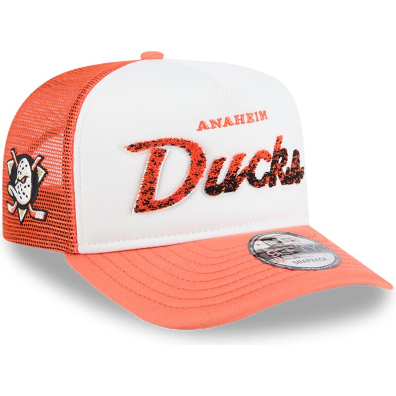 shapka-izvita-traker-oranzhev-snapbek-9fifty-a-frame-na-lifestyle-f1-na-anaheim-ducks-nhl-ot-new-era