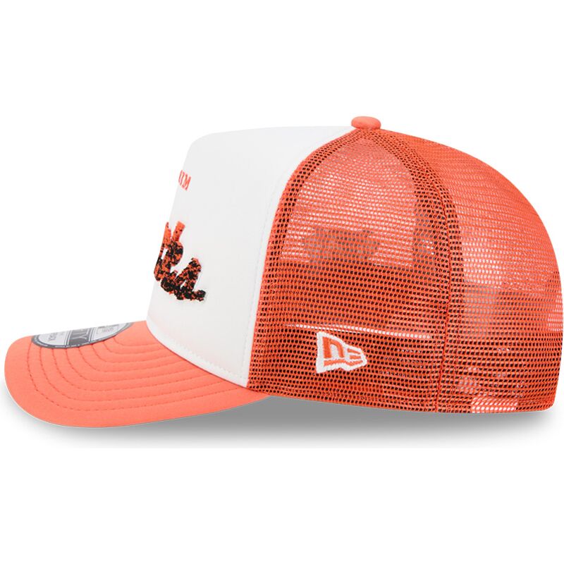 shapka-izvita-traker-oranzhev-snapbek-9fifty-a-frame-na-lifestyle-f1-na-anaheim-ducks-nhl-ot-new-era