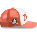 shapka-izvita-traker-oranzhev-snapbek-9fifty-a-frame-na-lifestyle-f1-na-anaheim-ducks-nhl-ot-new-era