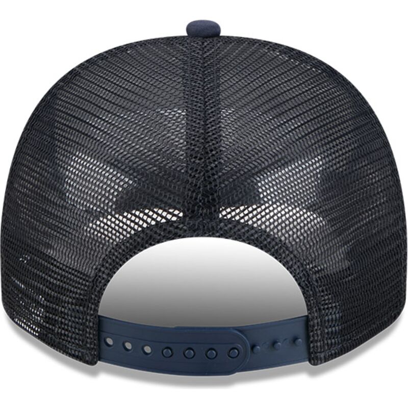 shapka-izvita-traker-tmnosin-snapbek-9fifty-a-frame-na-lifestyle-f1-na-new-york-yankees-mlb-ot-new-era
