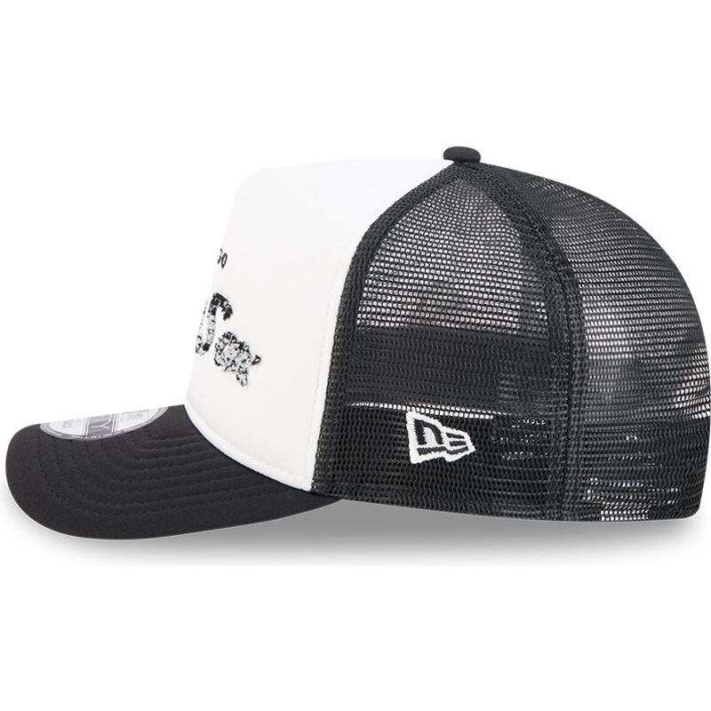 shapka-izvita-traker-cherna-snapbek-9fifty-a-frame-na-lifestyle-f1-na-chicago-white-sox-mlb-ot-new-era shapka-izvita-traker-cherna-snapbek-9fifty-a-frame-na-lifestyle-f1-na-chicago-white-sox-mlb-ot-new-era