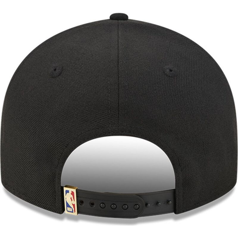 shapka-izvita-cherna-snapbek-9fifty-na-lifestyle-f1-na-nba-ot-new-era shapka-izvita-cherna-snapbek-9fifty-na-lifestyle-f1-na-nba-ot-new-era