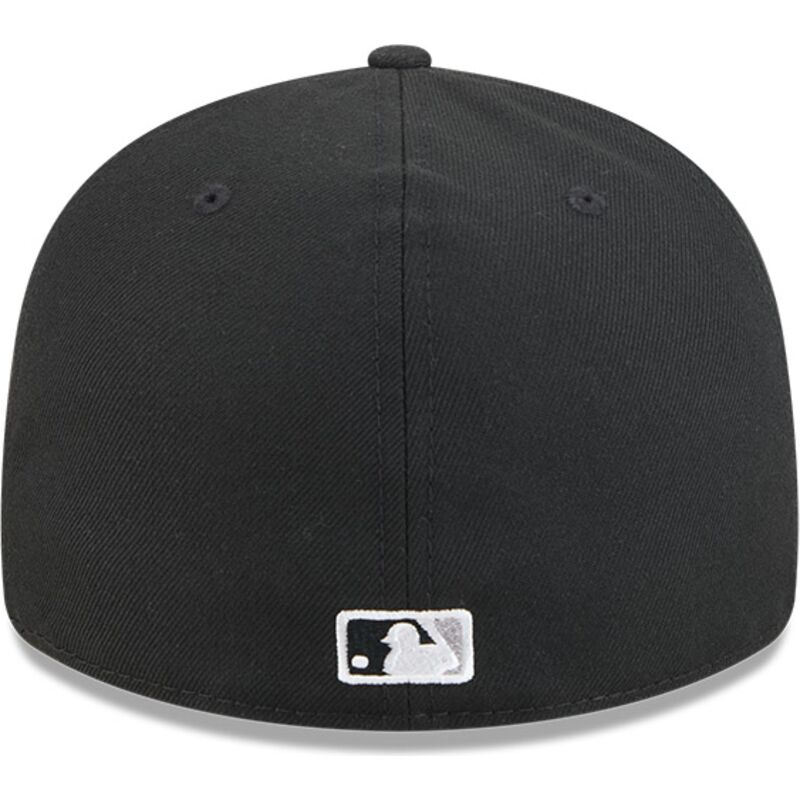 shapka-izvita-cherna-prilepnala-59fifty-pin-na-lifestyle-f1-na-chicago-white-sox-mlb-ot-new-era shapka-izvita-cherna-prilepnala-59fifty-pin-na-lifestyle-f1-na-chicago-white-sox-mlb-ot-new-era