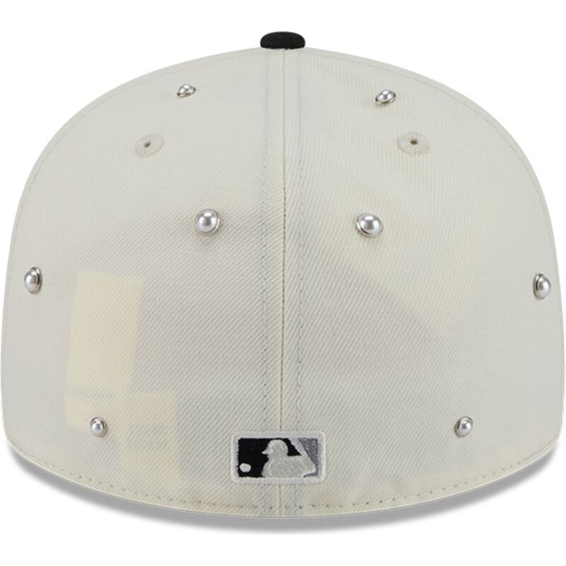 shapka-izvita-bezhov-prilepnala-59fifty-beads-na-lifestyle-f1-na-chicago-white-sox-mlb-ot-new-era shapka-izvita-bezhov-prilepnala-59fifty-beads-na-lifestyle-f1-na-chicago-white-sox-mlb-ot-new-era
