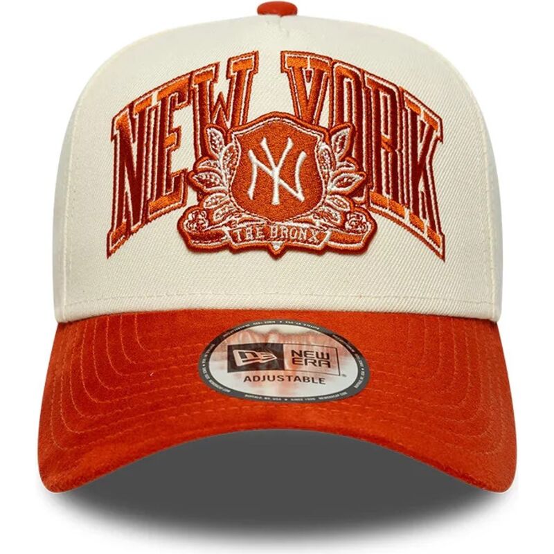 shapka-izvita-bezhov-snapbek-e-frame-wordmark-suede-na-new-york-yankees-mlb-ot-new-era