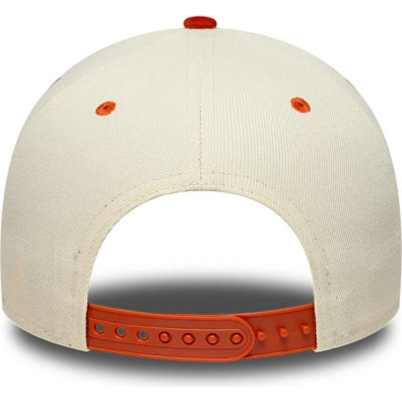 shapka-izvita-bezhov-snapbek-e-frame-wordmark-suede-na-new-york-yankees-mlb-ot-new-era