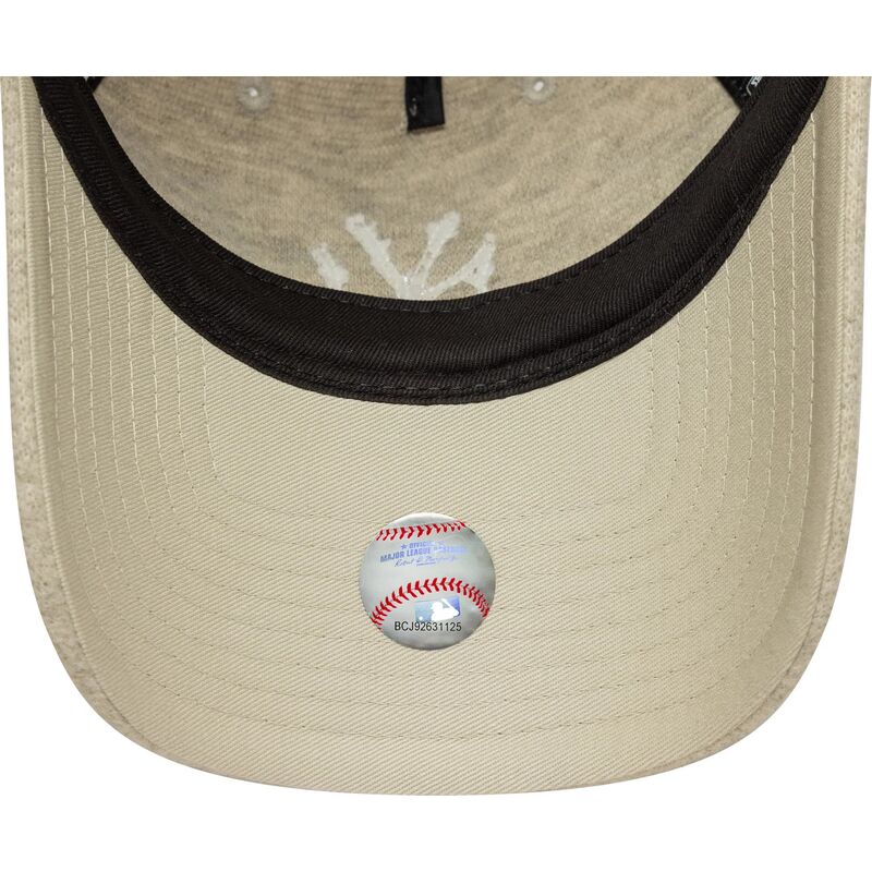 shapka-izvita-bezhov-reguliruem-9twenty-a-frame-melton-luxe-na-new-york-yankees-mlb-ot-new-era